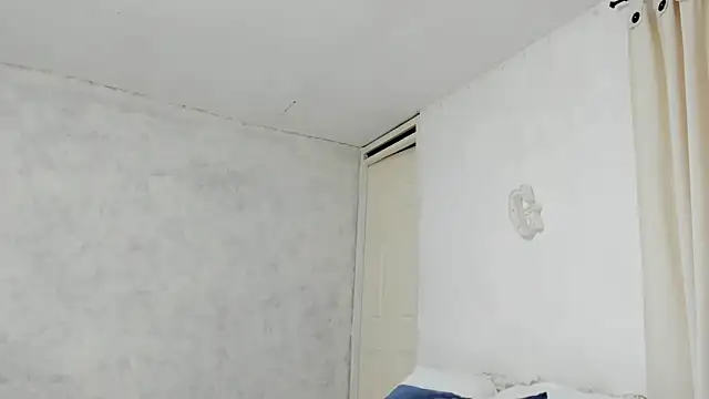 Snapshot of rosaaliiaa1 chatting on 02.23.25 rosaaliiaa1 online show from 02.23.25