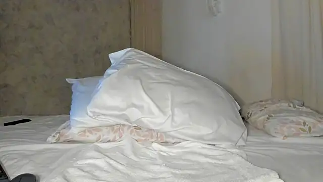 Snapshot of rosaaliiaa1 chatting on 03.11.25 rosaaliiaa1 online show from 03.11.25