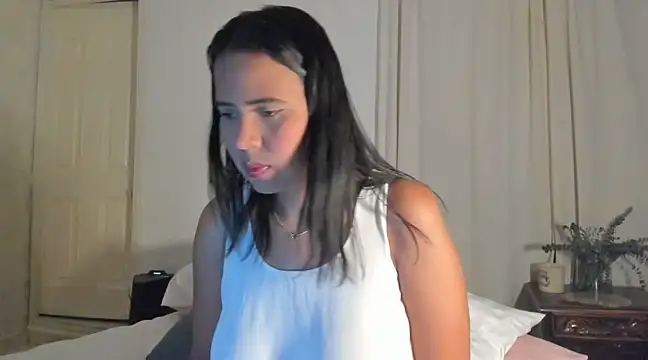 Snapshot of rosaaliiaa1 chatting on 03.20.25 rosaaliiaa1 online show from 03.20.25