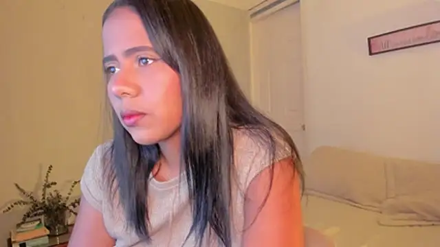 Snapshot of rosaaliiaa1 chatting on 11.06.25 rosaaliiaa1 online show from 11.06.25