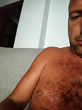 Snapshot of juandi21cm chatting on 09.14.25 juandi21cm online show from 09.14.25