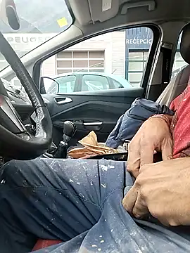 Snapshot of juandi21cm chatting on 09.29.25 juandi21cm online show from 09.29.25