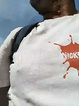 Snapshot of juandi21cm chatting on 10.16.25 juandi21cm online show from 10.16.25