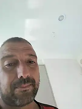 Snapshot of juandi21cm chatting on 10.21.25 juandi21cm online show from 10.21.25