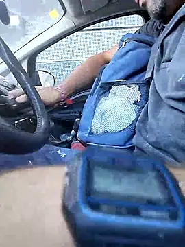 Snapshot of juandi21cm chatting on 10.23.25 juandi21cm online show from 10.23.25