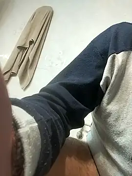 Snapshot of juandi21cm chatting on 11.22.25 juandi21cm online show from 11.22.25