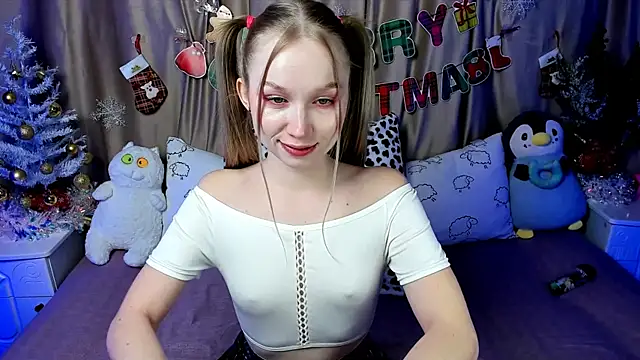 Snapshot of LilyStarlight chatting on 12.20.24 LilyStarlight online show from 12.20.24