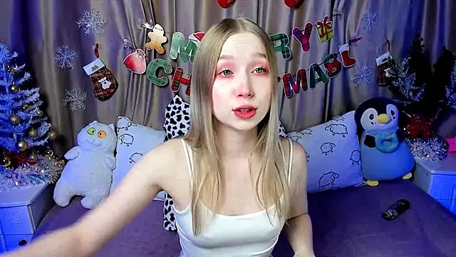 Snapshot of LilyStarlight chatting on 12.21.24 LilyStarlight online show from 12.21.24