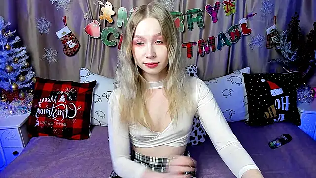 Snapshot of LilyStarlight chatting on 12.22.24 LilyStarlight online show from 12.22.24