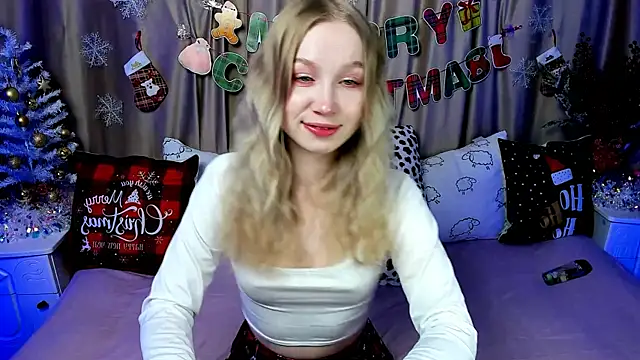 Snapshot of LilyStarlight chatting on 12.29.24 LilyStarlight online show from 12.29.24