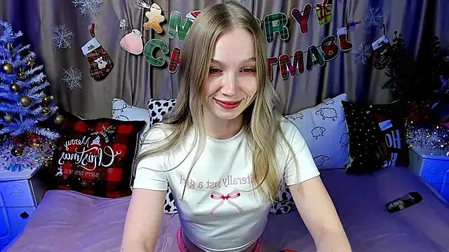 Snapshot of LilyStarlight chatting on 01.01.25 LilyStarlight online show from 01.01.25