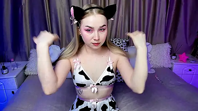 LilyStarlight online show from 11.14.25