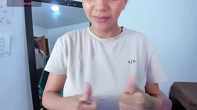 Snapshot of MaiaPetitte_ chatting on 03.20.25 MaiaPetitte online show from 03.20.25