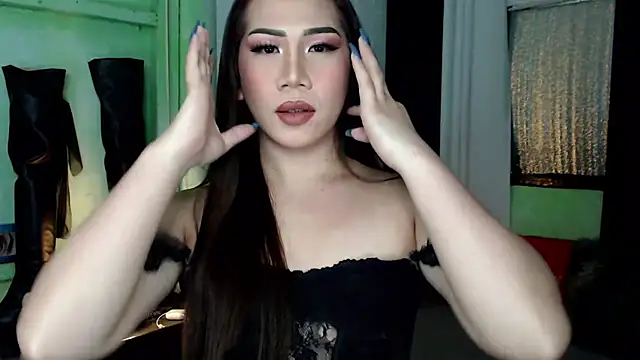 Snapshot of elise_bloom69 chatting on 09.11.25 elise bloom69 online show from 09.11.25