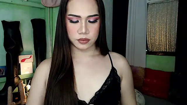 Snapshot of elise_bloom69 chatting on 09.14.25 elise bloom69 online show from 09.14.25