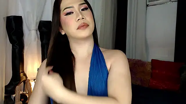 Snapshot of elise_bloom69 chatting on 10.10.25 elise bloom69 online show from 10.10.25