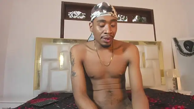 Snapshot of Kylieandjhonny chatting on 12.12.24 Kylieandjhonny online show from 12.12.24