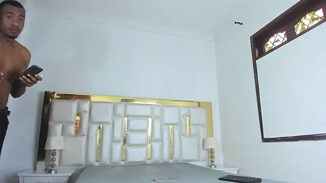 Snapshot of Kylieandjhonny chatting on 03.05.25 Kylieandjhonny online show from 03.05.25