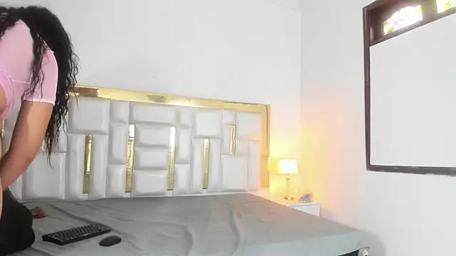 Snapshot of Kylieandjhonny chatting on 03.16.25 Kylieandjhonny online show from 03.16.25