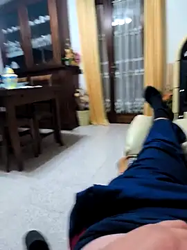 Snapshot of manuel9428 chatting on 11.19.25 manuel9428 online show from 11.19.25