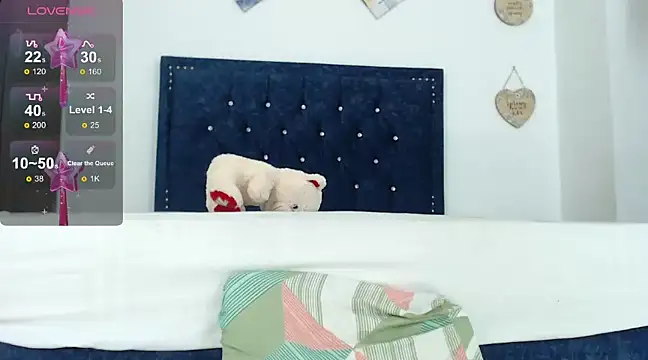 QueenSquirt  online show from 12.10.24