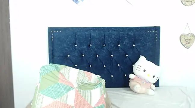 QueenSquirt  online show from 02.20.25