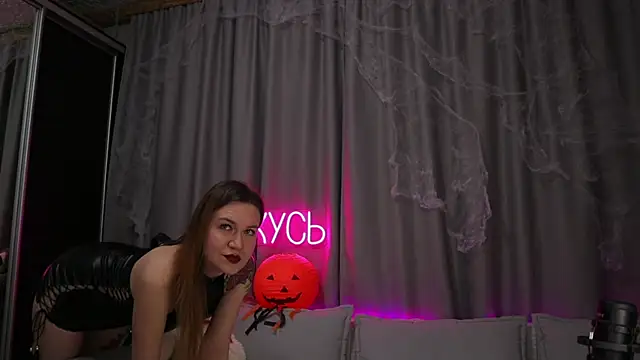  LadyMargo  online show from 10.27.25