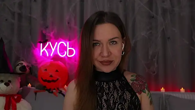  LadyMargo  online show from 10.28.25