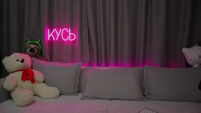  LadyMargo  online show from 11.15.25