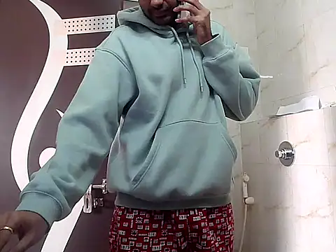 Snapshot of king_kong_india1 chatting on 01.10.25 king kong india1 online show from 01.10.25