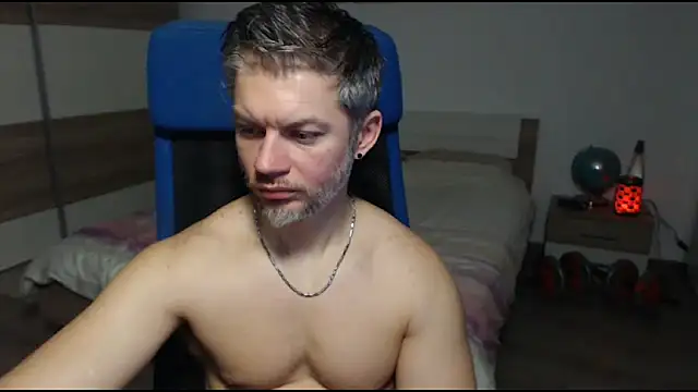 Snapshot of RobbyShawz chatting on 02.20.25 RobbyShawz online show from 02.20.25