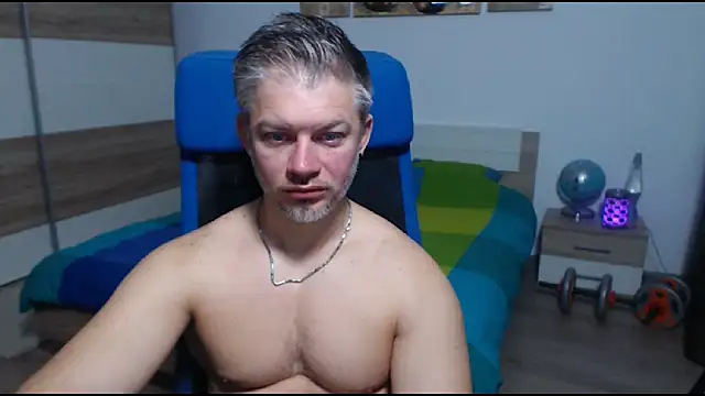 Snapshot of RobbyShawz chatting on 10.20.25 RobbyShawz online show from 10.20.25