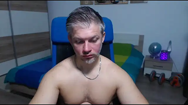 Snapshot of RobbyShawz chatting on 10.21.25 RobbyShawz online show from 10.21.25