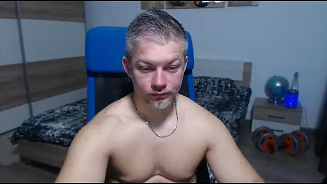 Snapshot of RobbyShawz chatting on 11.03.25 RobbyShawz online show from 11.03.25