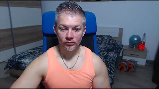 Snapshot of RobbyShawz chatting on 11.05.25 RobbyShawz online show from 11.05.25