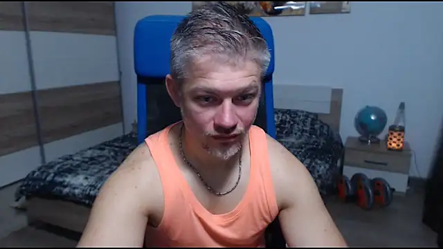 Snapshot of RobbyShawz chatting on 11.10.25 RobbyShawz online show from 11.10.25