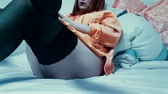 Snapshot of MashaYeah777 chatting on 12.14.25 MashaYeah777 online show from 12.14.25