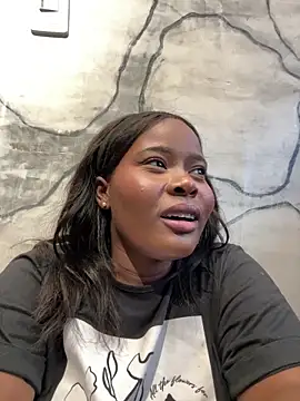 Snapshot of Rianamanson chatting on 02.15.25 Rianamanson online show from 02.15.25