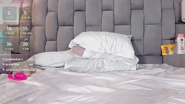 Snapshot of Rianamanson chatting on 03.05.25 Rianamanson online show from 03.05.25