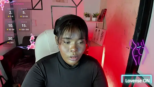 Snapshot of Rianamanson chatting on 03.18.25 Rianamanson online show from 03.18.25