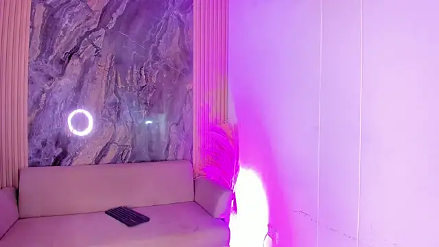 Snapshot of Rianamanson chatting on 09.26.25 Rianamanson online show from 09.26.25