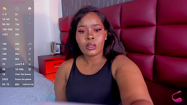 Snapshot of Rianamanson chatting on 10.04.25 Rianamanson online show from 10.04.25