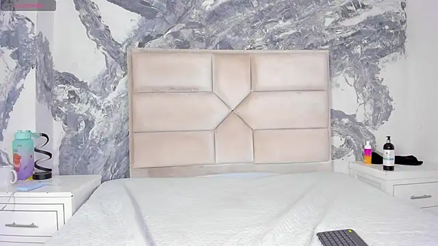 Snapshot of Rianamanson chatting on 10.08.25 Rianamanson online show from 10.08.25