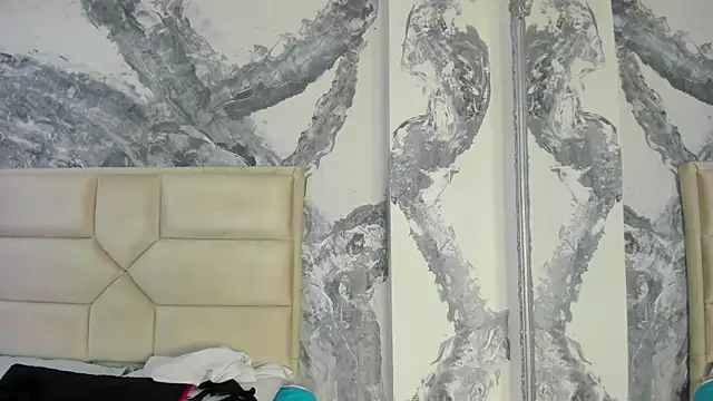 Snapshot of Rianamanson chatting on 10.15.25 Rianamanson online show from 10.15.25