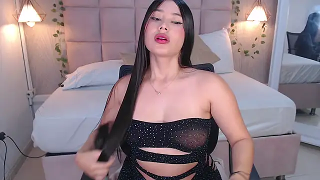 Anthonela love  online show from 09.11.25