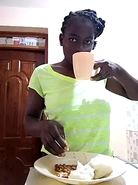 Snapshot of _cutemelania chatting on 01.05.25 cutemelania online show from 01.05.25