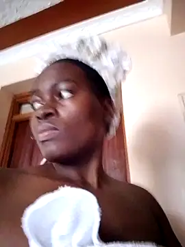 Snapshot of _cutemelania chatting on 02.08.25 cutemelania online show from 02.08.25