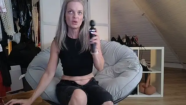 Sabdeluxe online show from 09.29.25