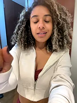 Snapshot of Belkaj chatting on 10.24.25 Belkaj online show from 10.24.25