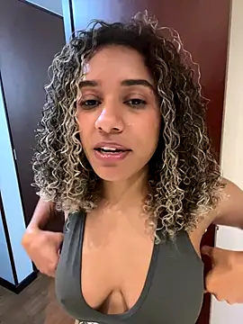 Snapshot of Belkaj chatting on 10.27.25 Belkaj online show from 10.27.25